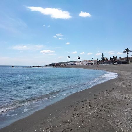 Apartamento Primera Linea De Playa Манилва Экстерьер фото