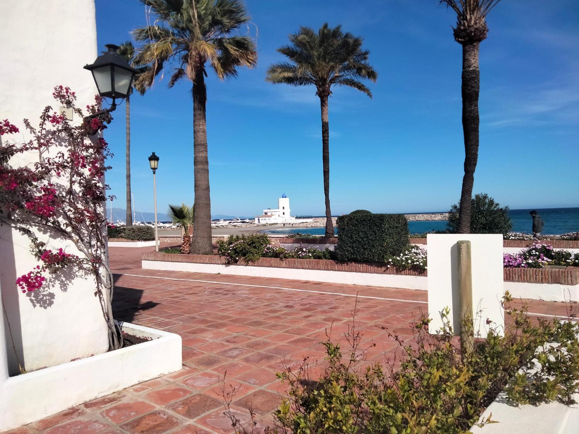 Apartamento Primera Linea De Playa Манилва Экстерьер фото