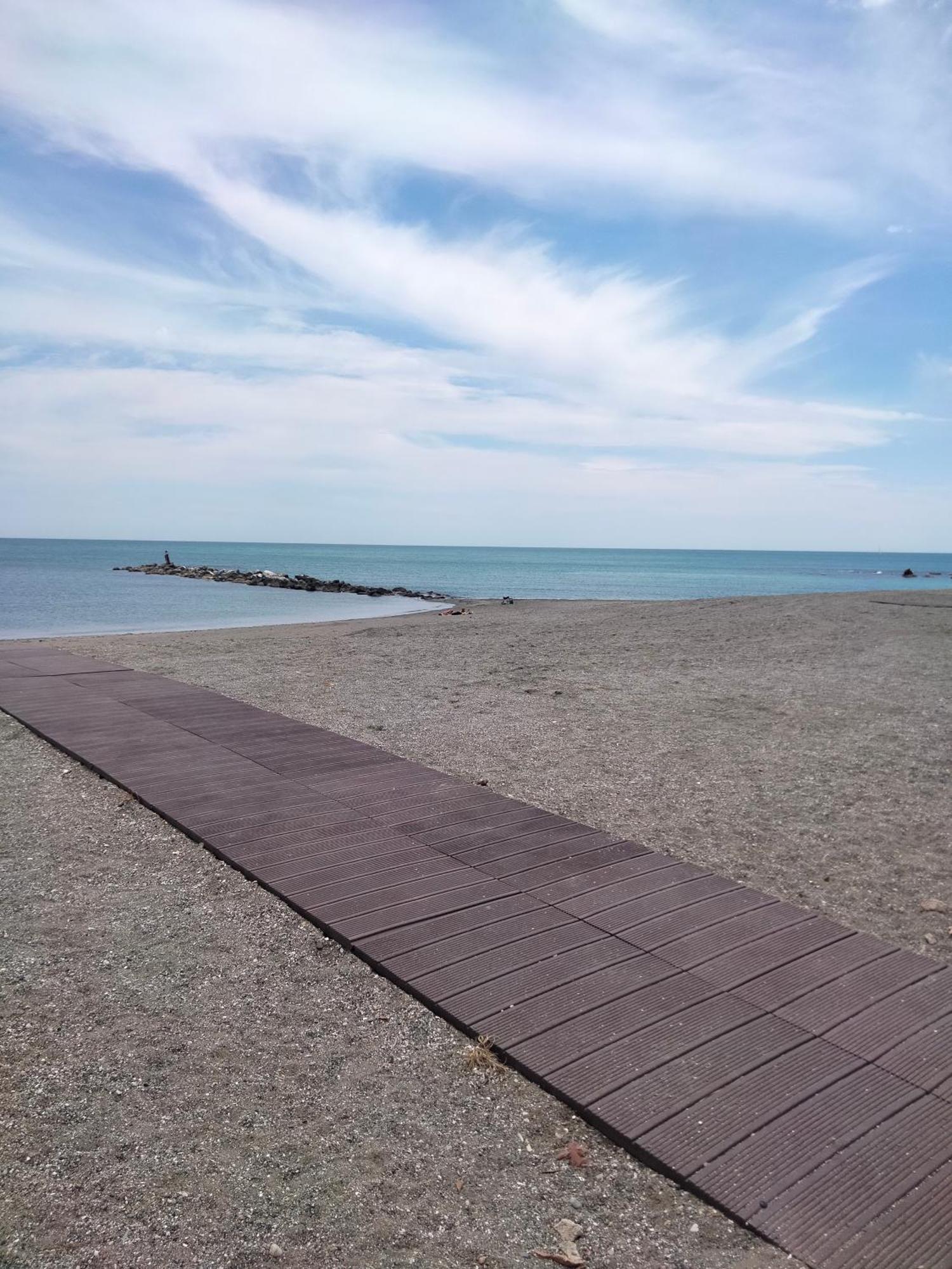 Apartamento Primera Linea De Playa Манилва Экстерьер фото